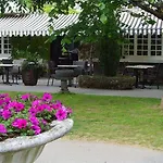 托马瑟之家酒店 3* 欧里亚克