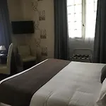 Logis La Thomasse Hotel 3*