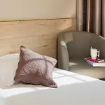 托马瑟之家酒店 3* 欧里亚克