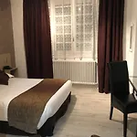 Logis La Thomasse Hotel