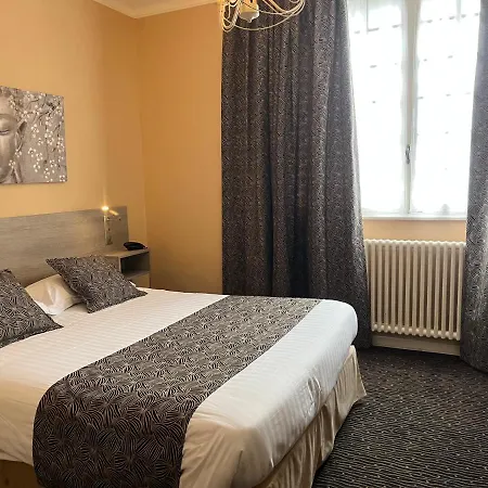 Logis La Thomasse ホテル