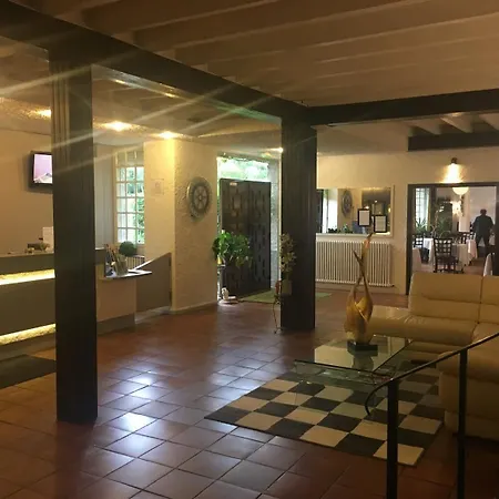 Logis La Thomasse Орийак