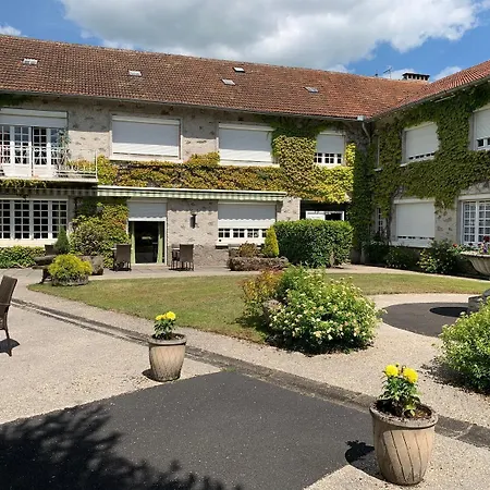 Logis La Thomasse ホテル 3*