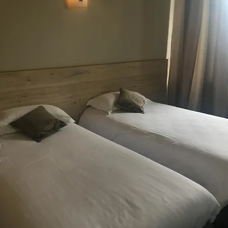 Hotel Logis La Thomasse Aurillac