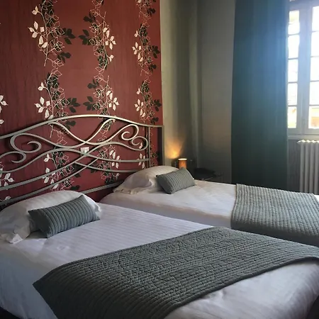 Logis La Thomasse ホテル オーリヤック