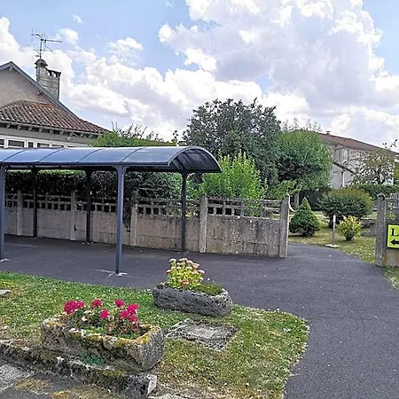 Logis La Thomasse Hotel 3*