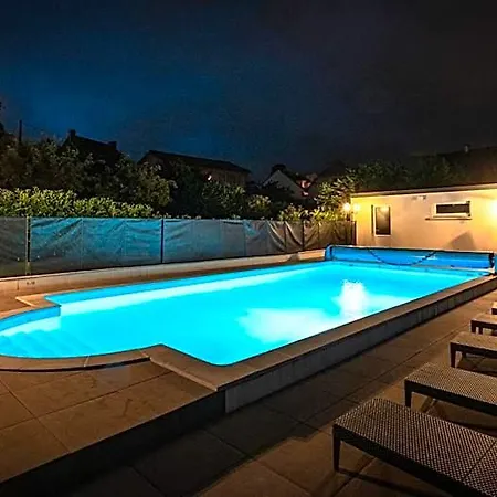 Hotel Logis La Thomasse