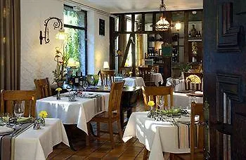 Logis La Thomasse Отель 3*