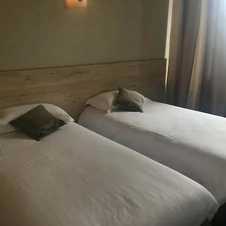 Logis La Thomasse 3* オーリヤック