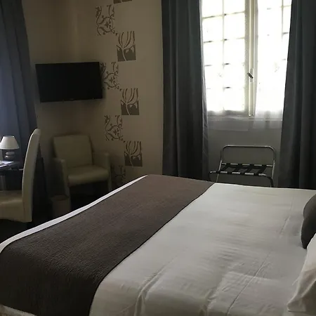 Logis La Thomasse Отель 3*