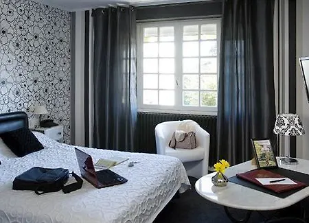 Отель Logis La Thomasse Орийак