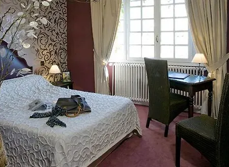 Отель Logis La Thomasse