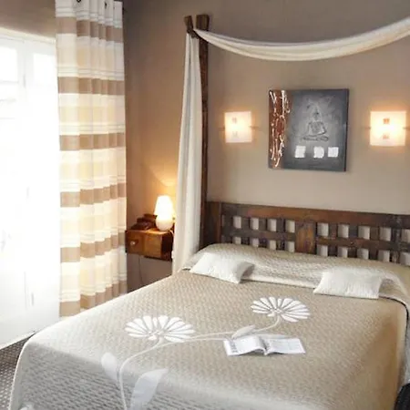 Hotel Logis La Thomasse 3*