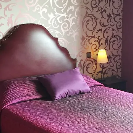 ホテル Logis La Thomasse オーリヤック