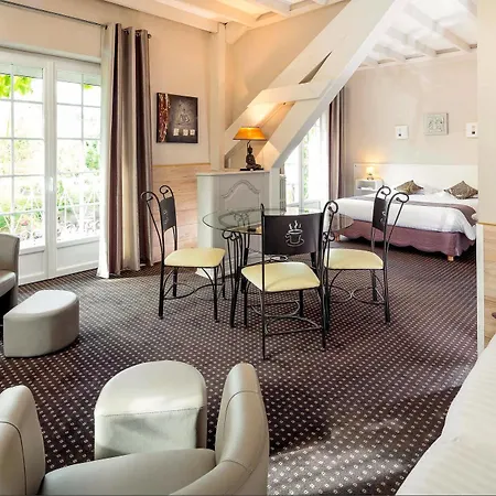 Logis La Thomasse ホテル オーリヤック