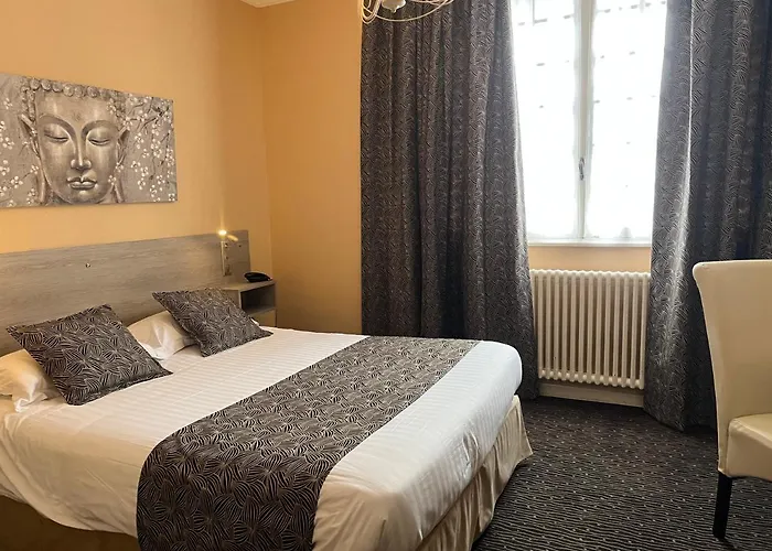 Logis La Thomasse Hotel