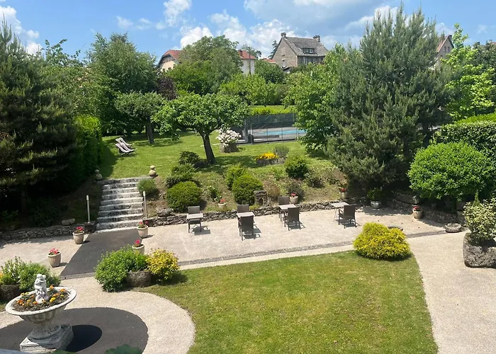 Logis La Thomasse Отель 3*