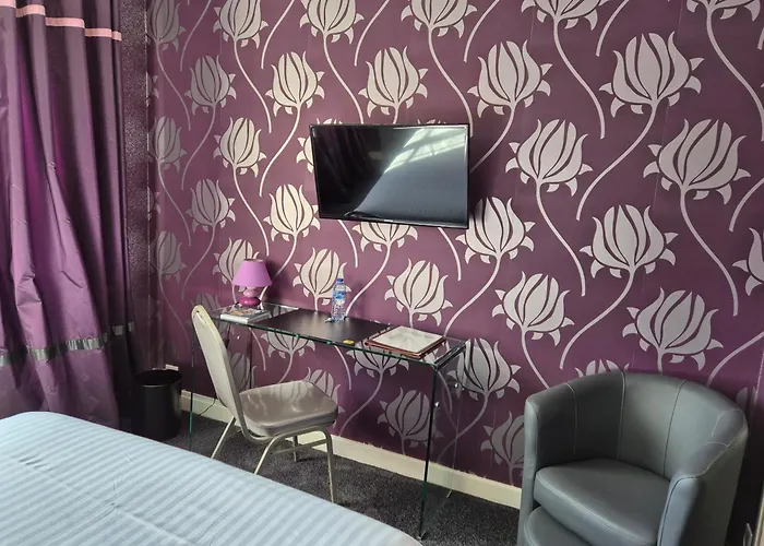 Logis La Thomasse 3* Орийак