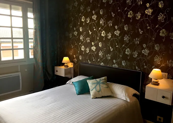 Logis La Thomasse Hotel