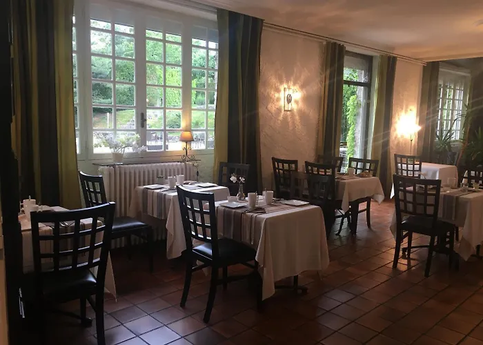 Hotel Logis La Thomasse Aurillac