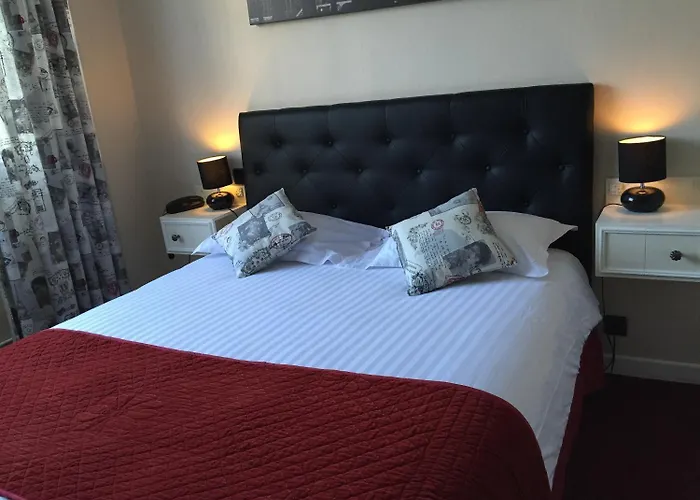 Logis La Thomasse 3* Орийак