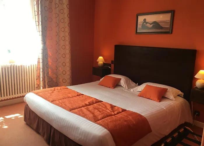 Logis La Thomasse Отель 3*