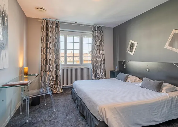 Отель Logis La Thomasse