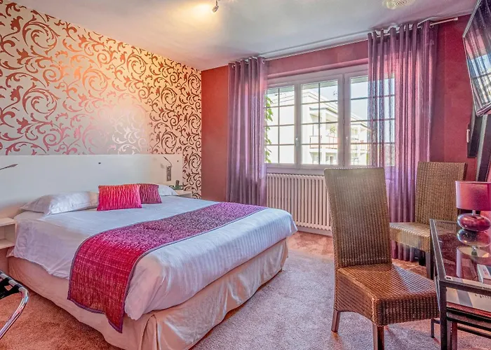 Logis La Thomasse 3* Орийак