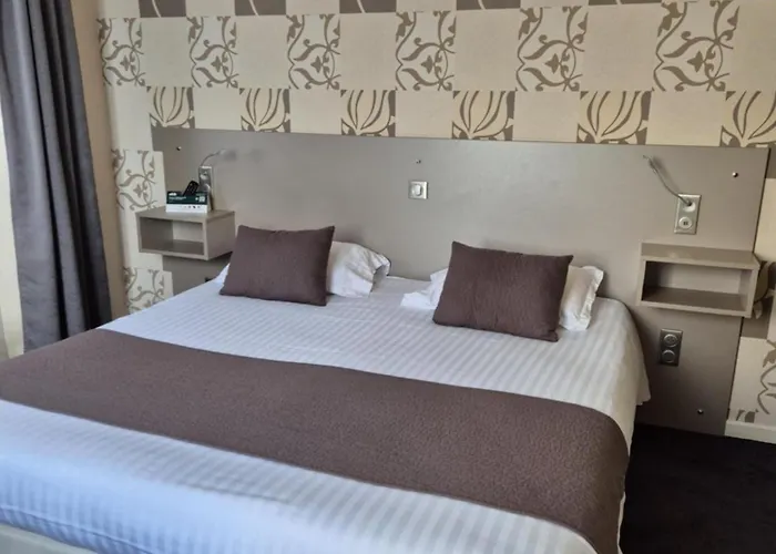 Отель Logis La Thomasse