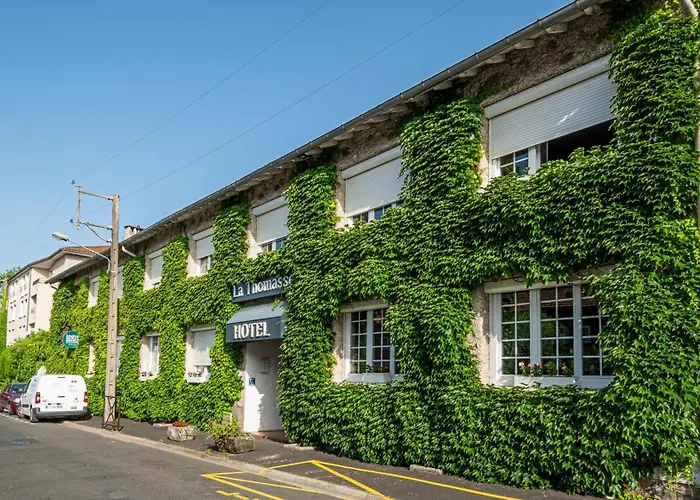 Logis La Thomasse Отель