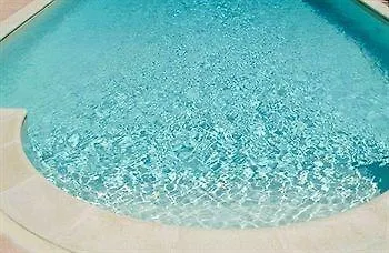 Logis La Thomasse Отель