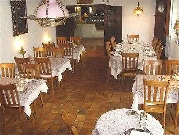 Logis La Thomasse Отель Орийак