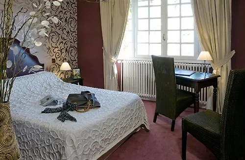 Отель Logis La Thomasse