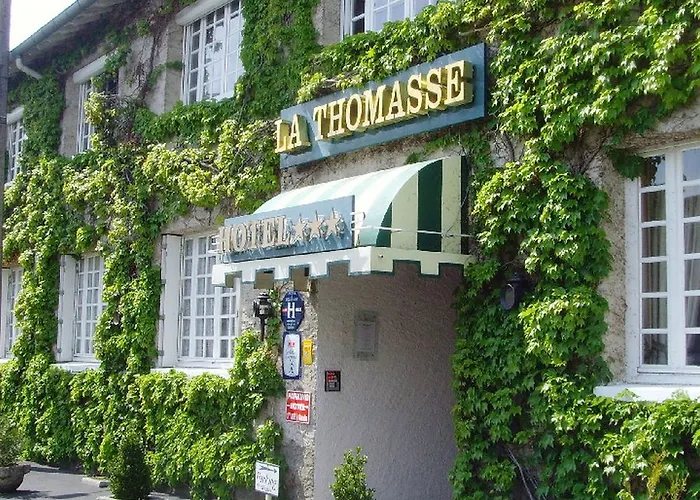 Отель Logis La Thomasse 3*