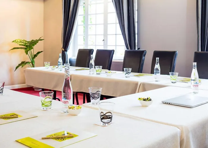 Logis La Thomasse 3* Орийак