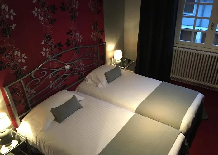 Logis La Thomasse Отель Орийак